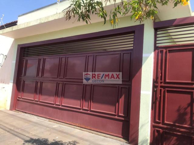 Casa com 3 dormitórios próximo ao recinto melo moraes