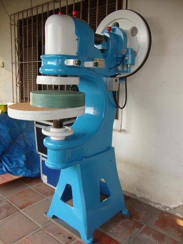 Máquina para fabricar chinelos