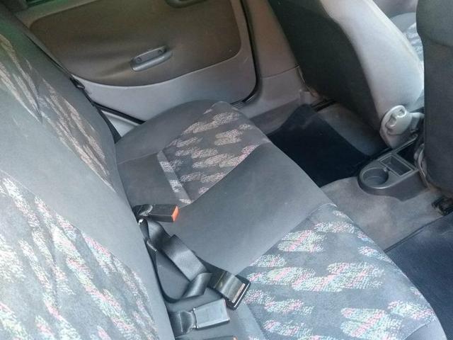 Vendo Corsa Hatch já emplacado - Foto 4