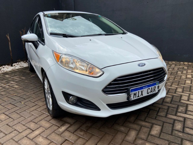 FORD FIESTA SEDAN TITANIUM 2014