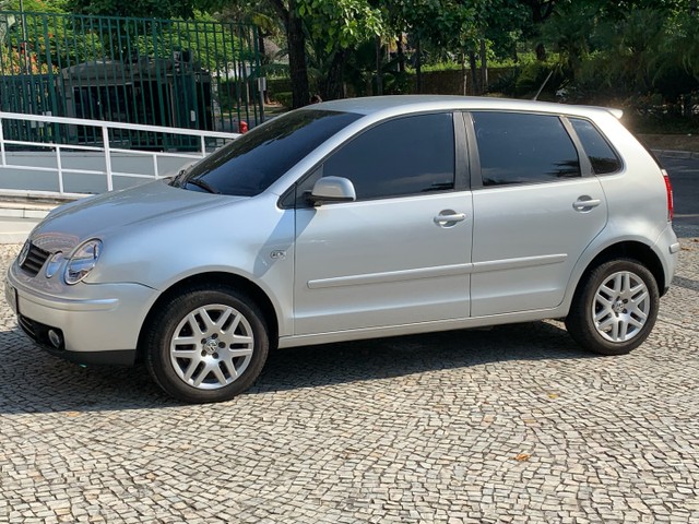 cropped de renda com manga curta