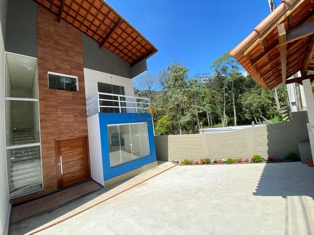 Casa para Venda em Teresópolis, Granja Guarani, 4 dormitórios, 4 suítes, 5 banheiros, 2 va