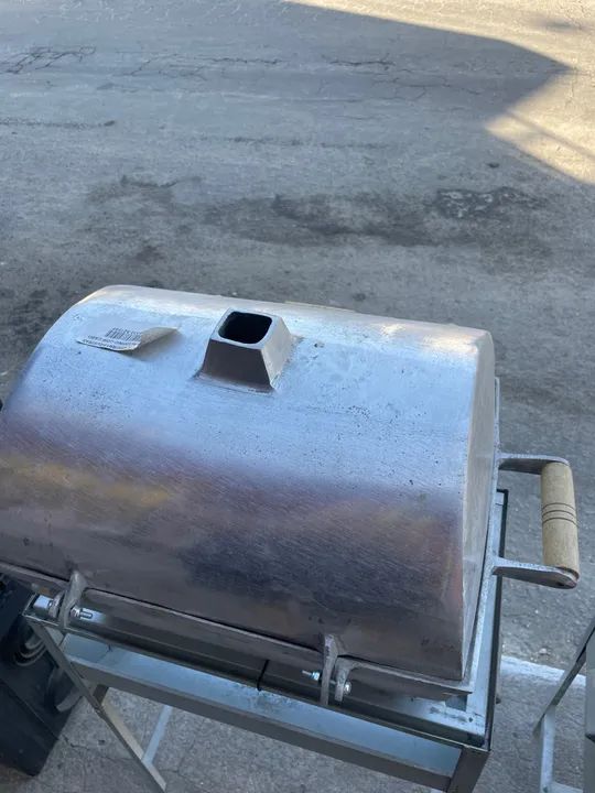 CHURRASQUEIRO ALUMÍNIO C/BAFO C/PÉ C/CABO GG  - Foto 3