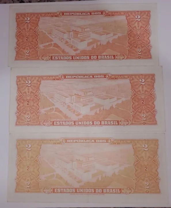 Três notas de 2 cruzeiros do Brasil - Série 414 - Foto 2