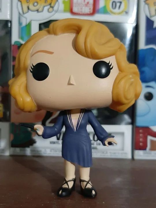 Funko POP 03 Queenie Goldstein Animais Fantásticos - Harry Potter - com detalhes - Foto 4