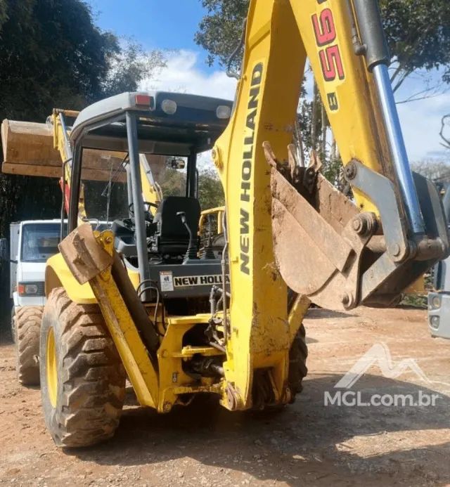 L)RETROESCAVADEIRA NEW HOLLAND MODELO B 95 B ANO 2014 4X4, COM 6.500HS PA10243 - Foto 2