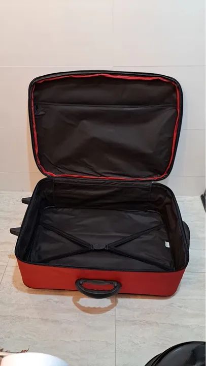 Mala de viagem grande vermelha - Foto 4