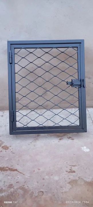 Grade proteção caixa de energia 