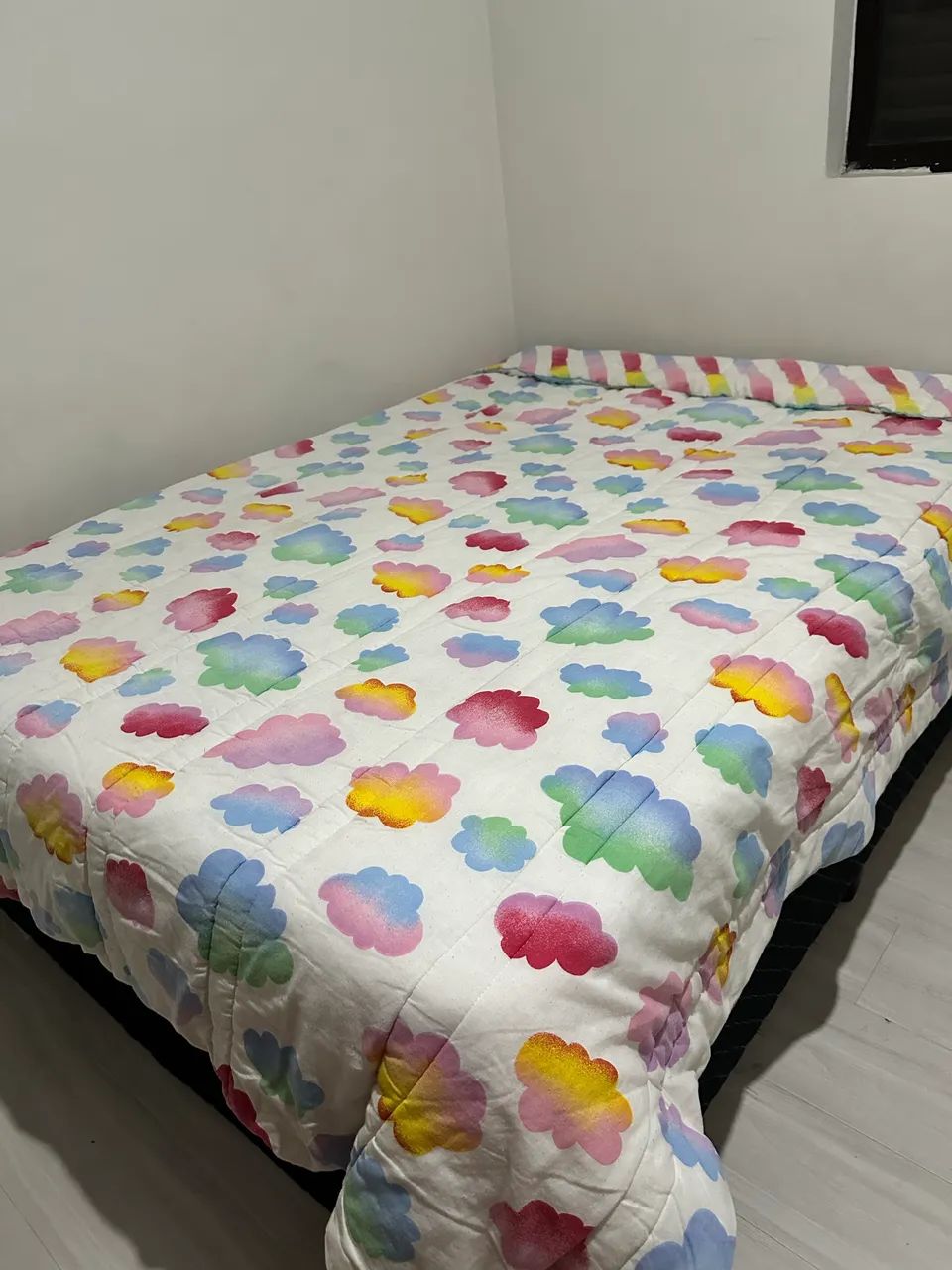 Vendo cama box de casal 