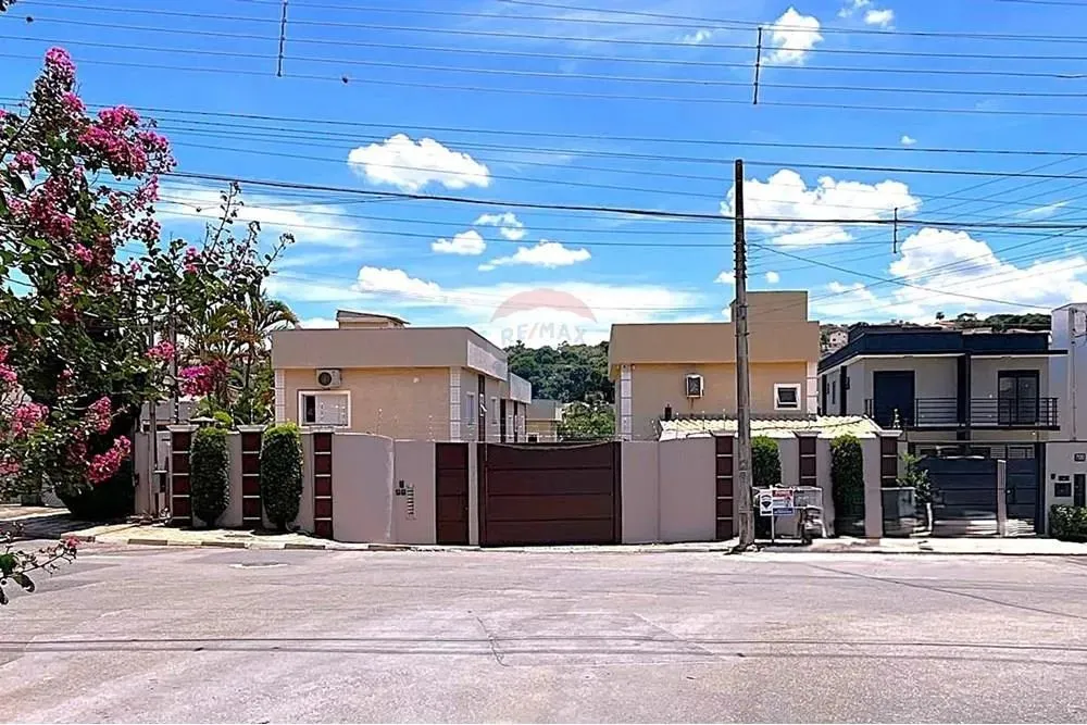 Casa com 3 dormitórios para Locação, com 93,80m², por R$ 3.800,00, Jardim do Lago - Atibai