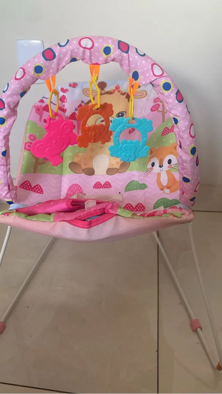 Cadeira de bebê e ninho