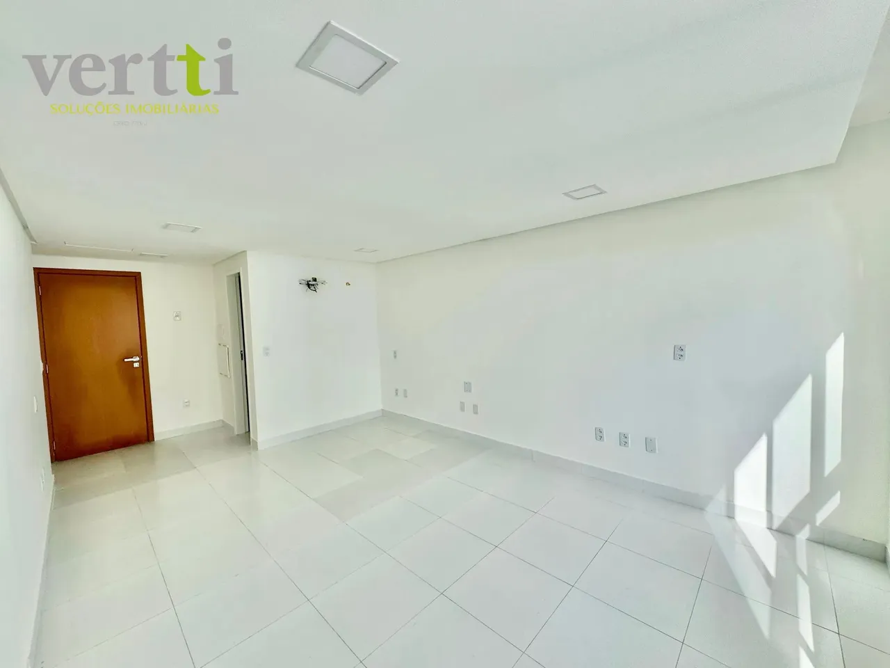 Sala para Alugar no HC Plaza