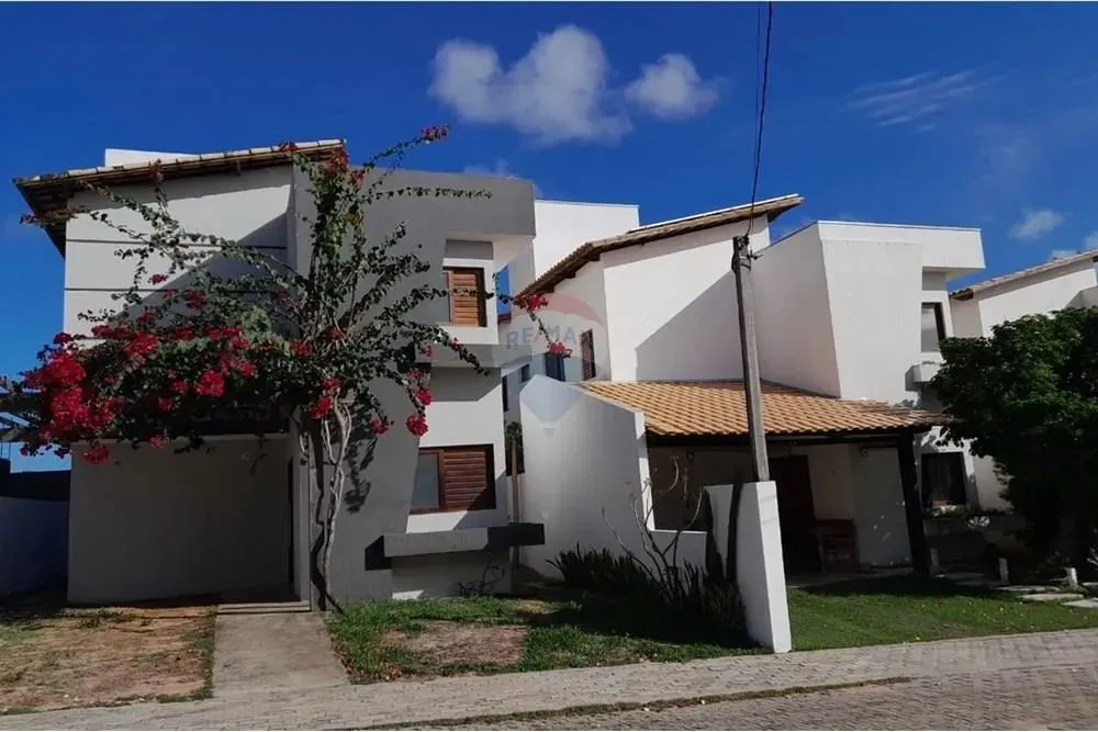 ALUGA-SE Casa Duplex em Condomínio com 4 Suítes - Nova Parnamirim