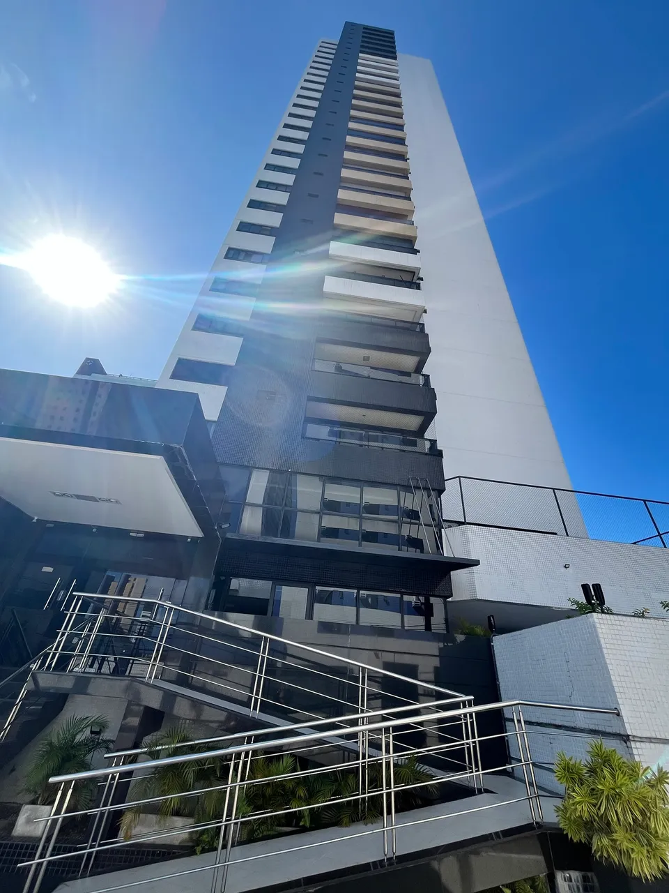 COBERTURA DUPLEX COM VISTA MAR EM MANAIRA