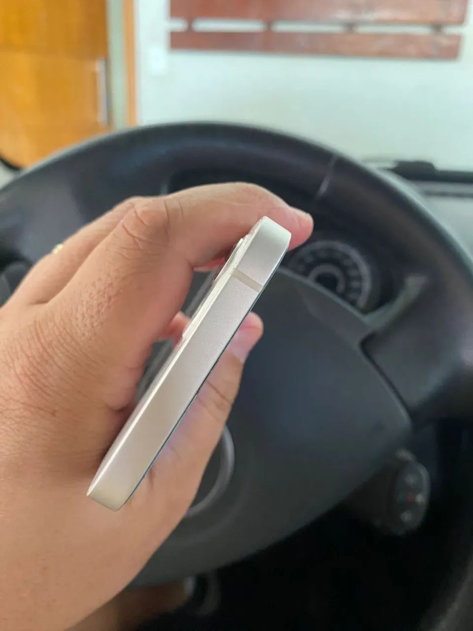 iPhone 12 traseira trincada 