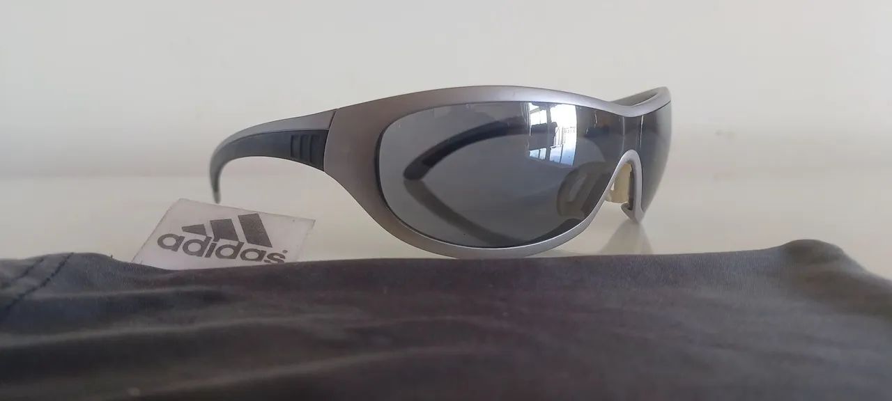 R$550,00 Óculos Adidas mod. A270 6055 máscara, made in ÁUSTRIA
