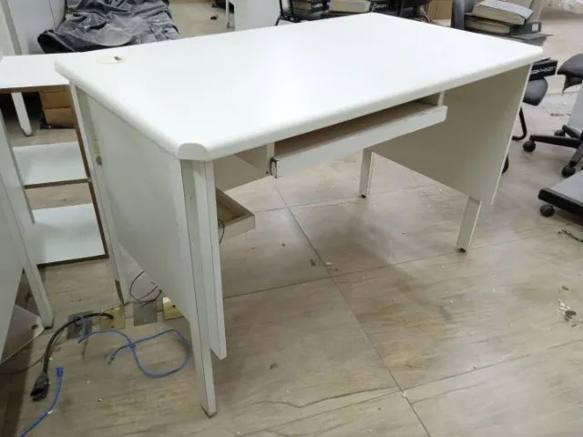 Mesa de Escritório c/ 1 prancha de correr em MDF Branco 80 cm x 120 cm x 70 cm - Foto 3