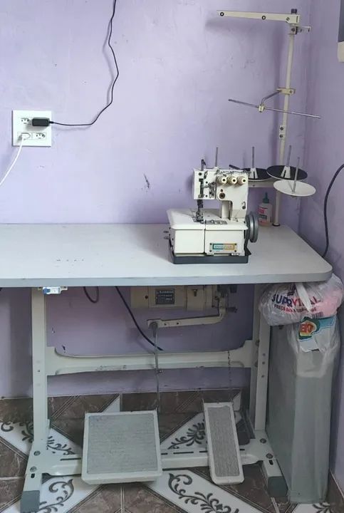 Máquina de Costura Galoneira  semi Industrial