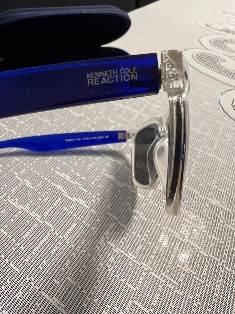 Óculos de Sol Kenneth Cole Modernos com Design Transparente e Azul - Foto 2