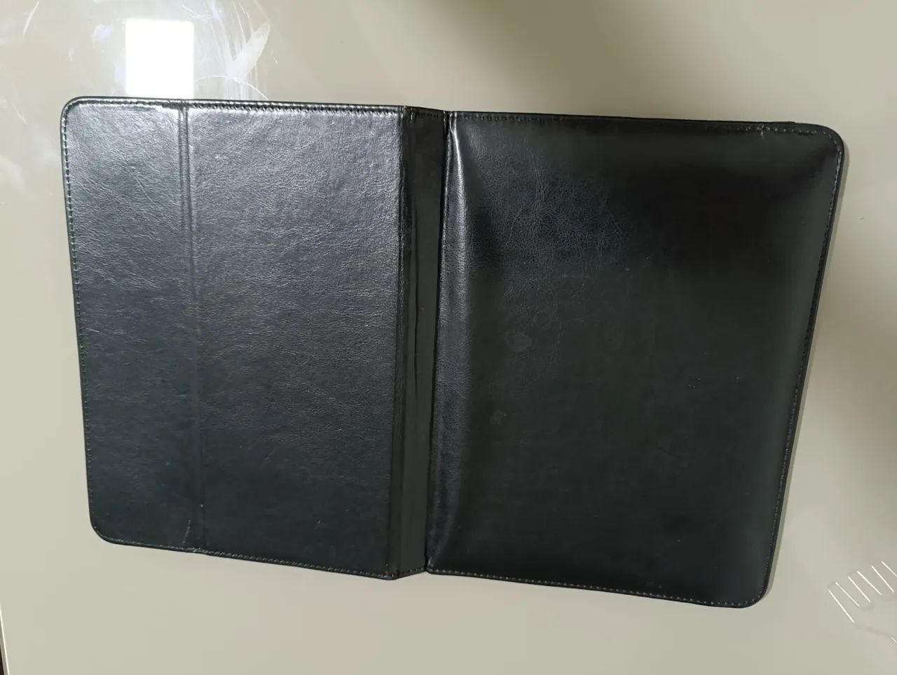 Capa de Couro ajustável para Tablet 10 a 10,1 polegadas 