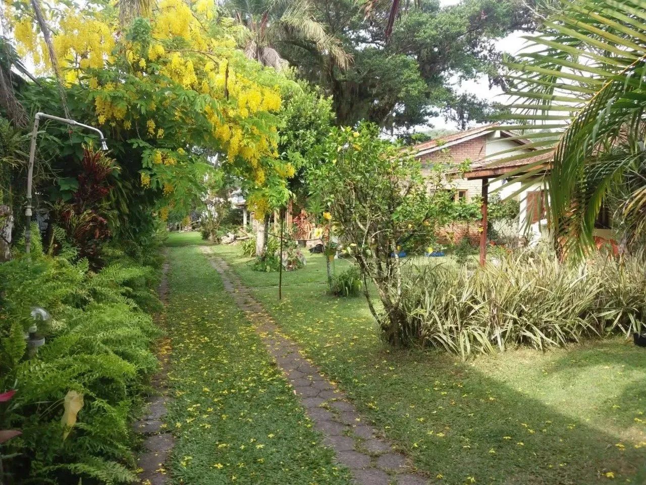 Pousada com 11 quartos em frente da praia Sambaqui - Foto 3