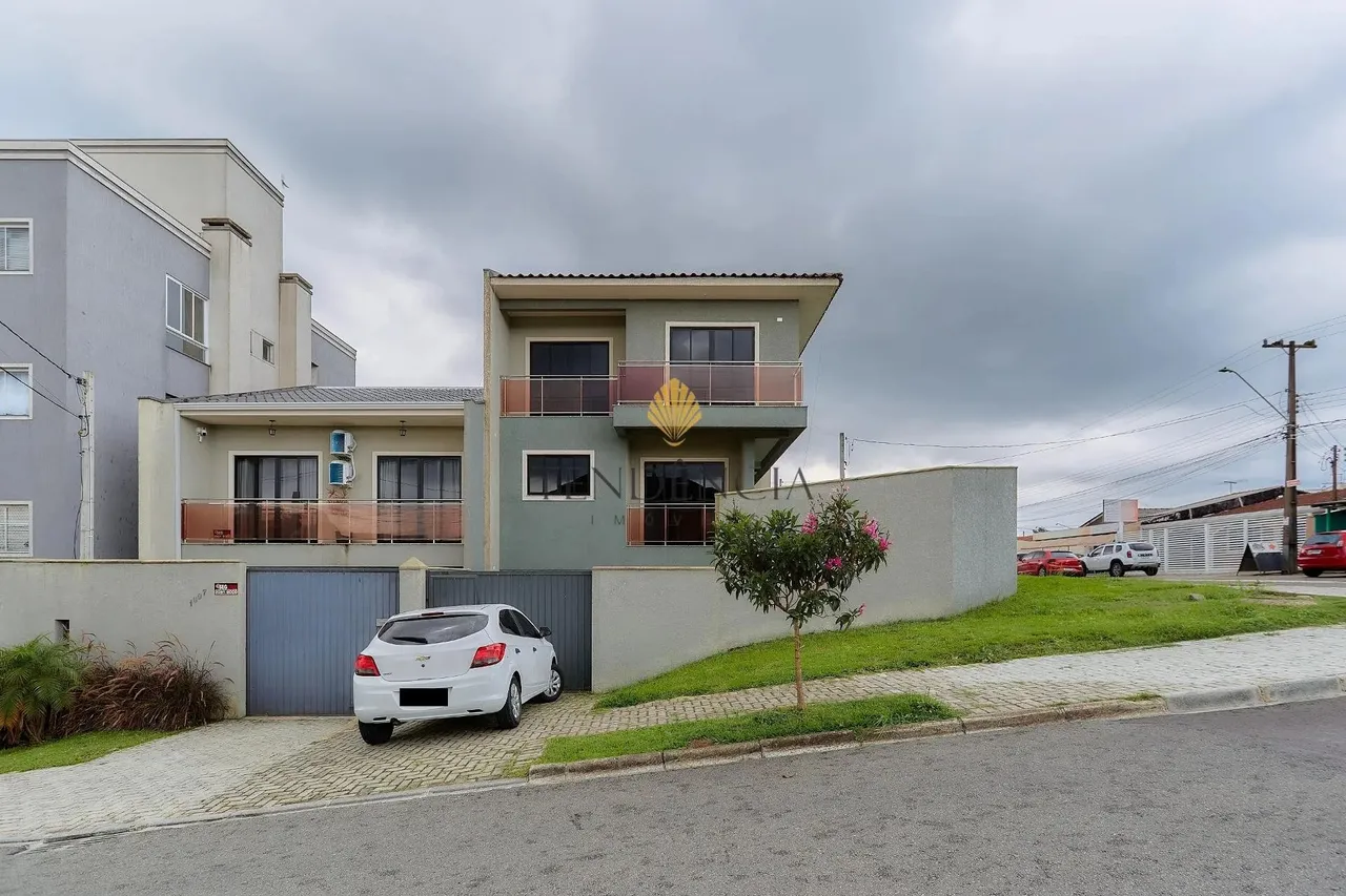 Sobrado com 3 dormitórios à venda, 184 m2, SAO JOSE DOS PINHAIS - PR