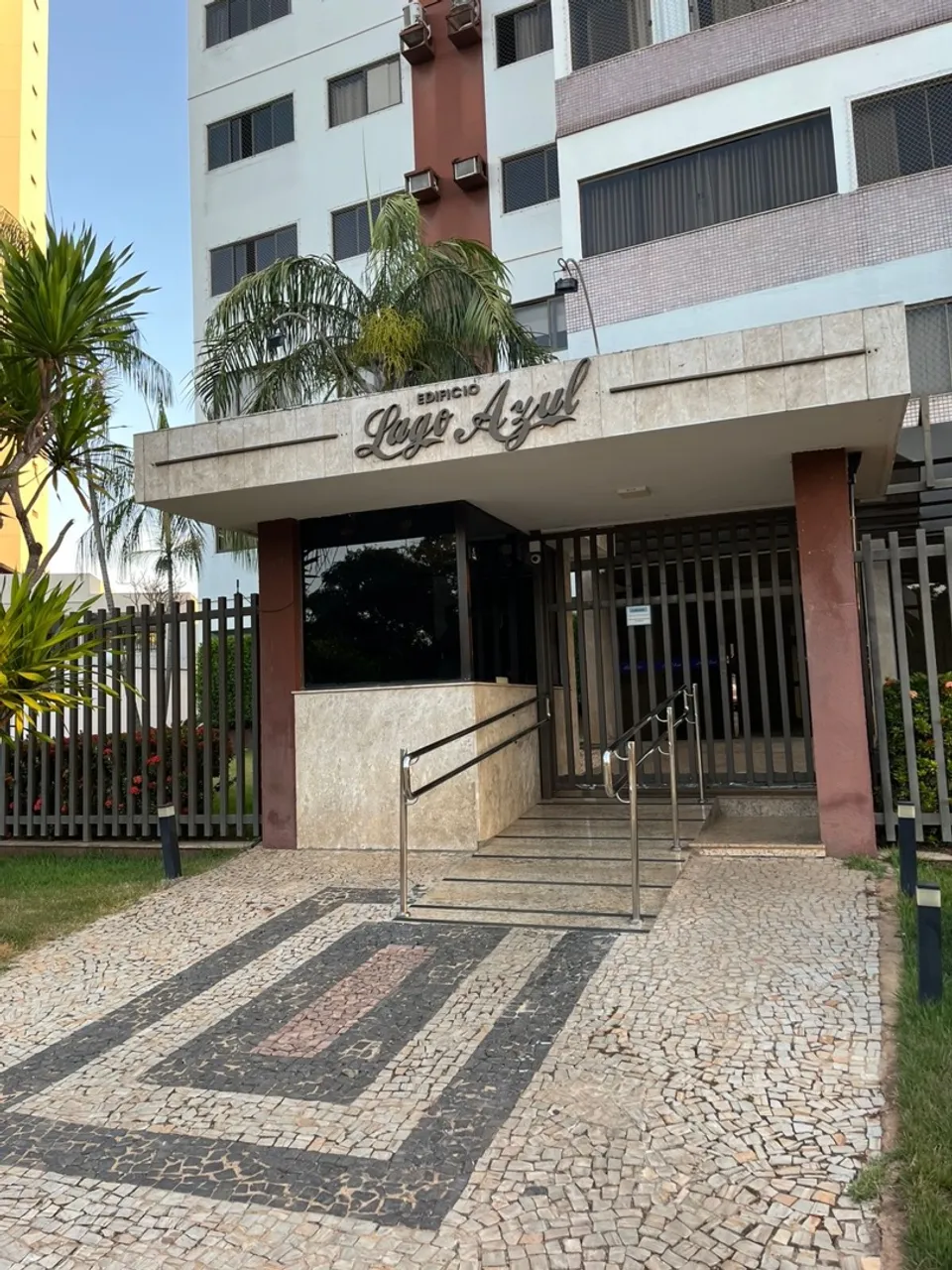 Aluga-se Apartamento no Edifício Lago Azul