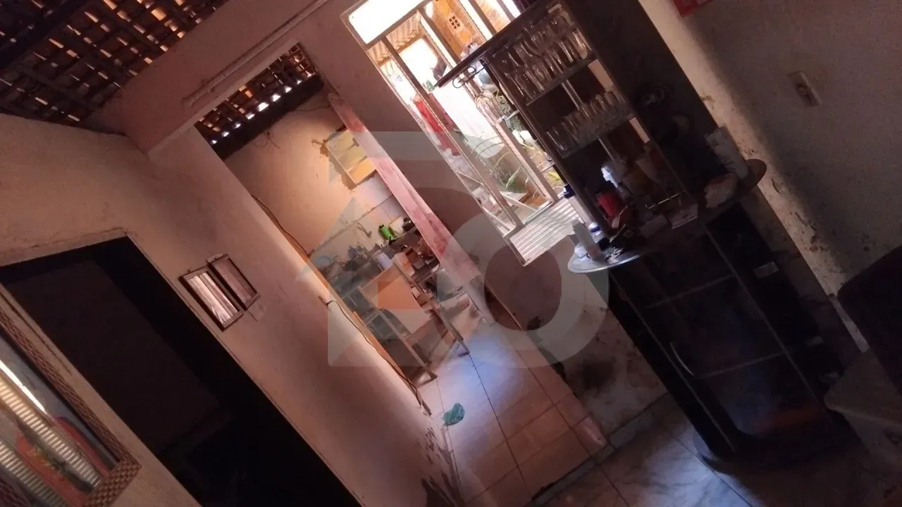 Casa Ampla no Bairro Dezoito do Forte com Varanda e 2 Quartos