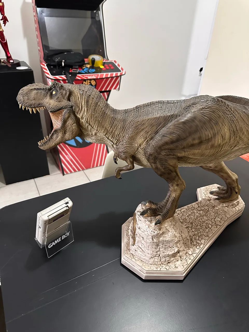 Estátua T-Rex Iton Studios - peça gigante. Pegar em mãos é melhor  - Foto 2
