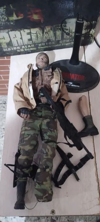 Boneco Predador Série 1
