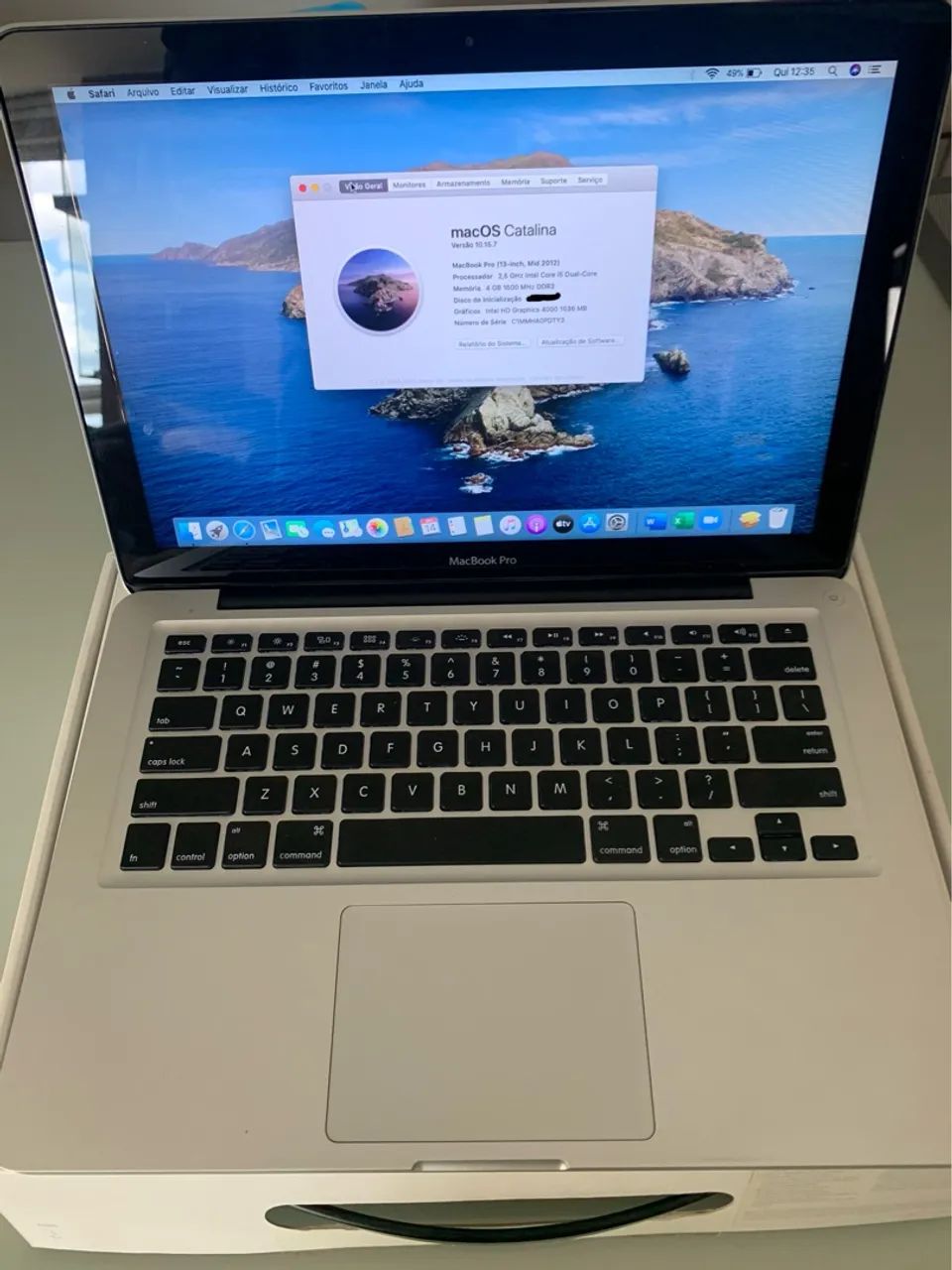 MacBook Pro 13" na caixa 