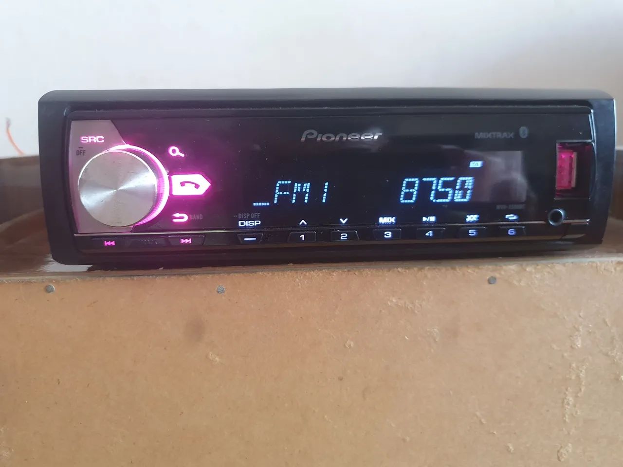 Som Automotivo Pioneer MVH588bt