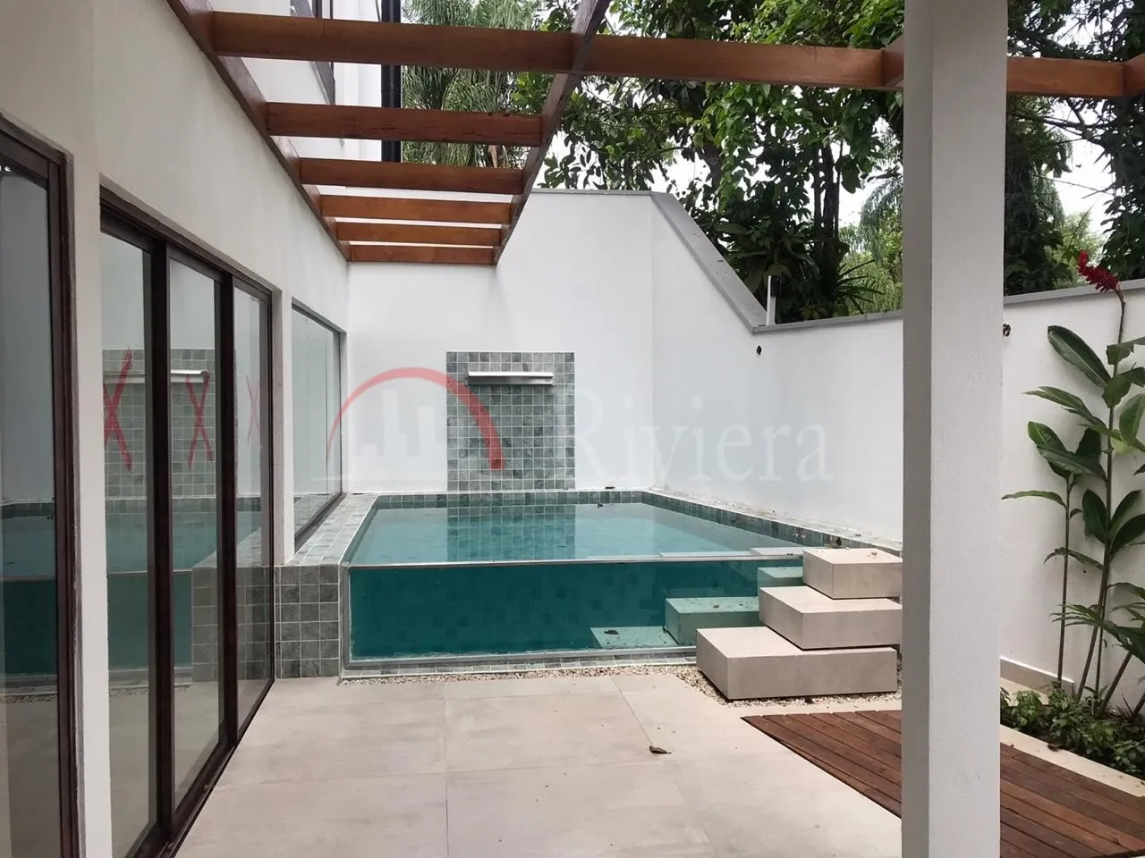 Casa a venda em Camburi, Condomínio Fecha em São Sebastião/SP
