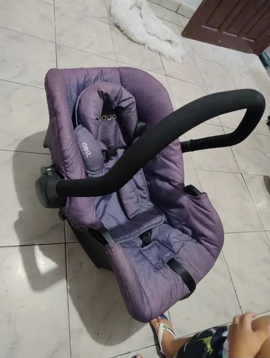 Carrinho de bebê com bebê conforto  - Foto 5