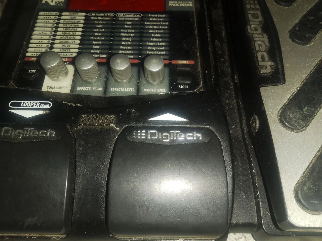 Pedal de efeitos para guitarra Digitech RP255 - Foto 4