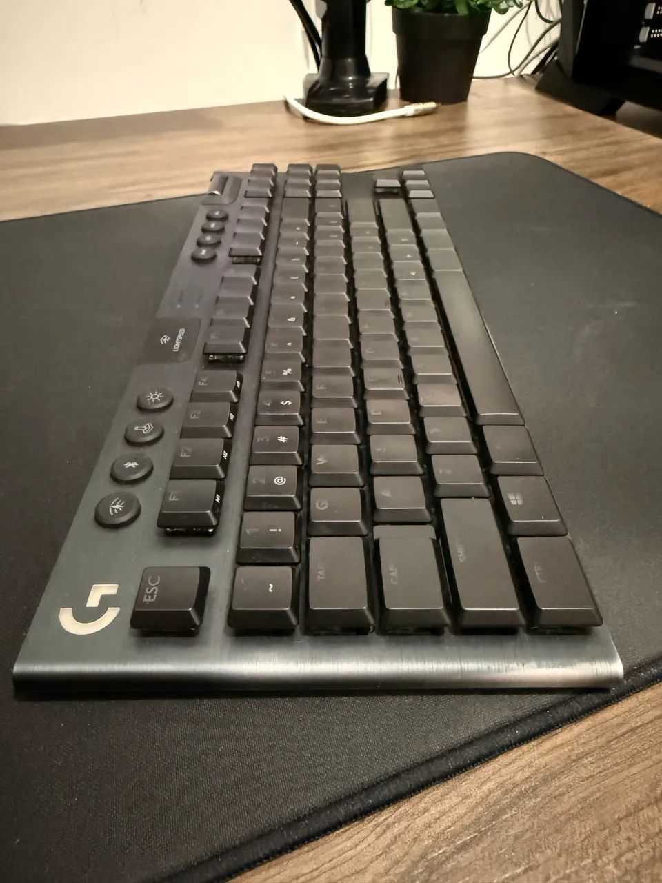 Teclado Logitech G915 TKL Lightspeed - Foto 3