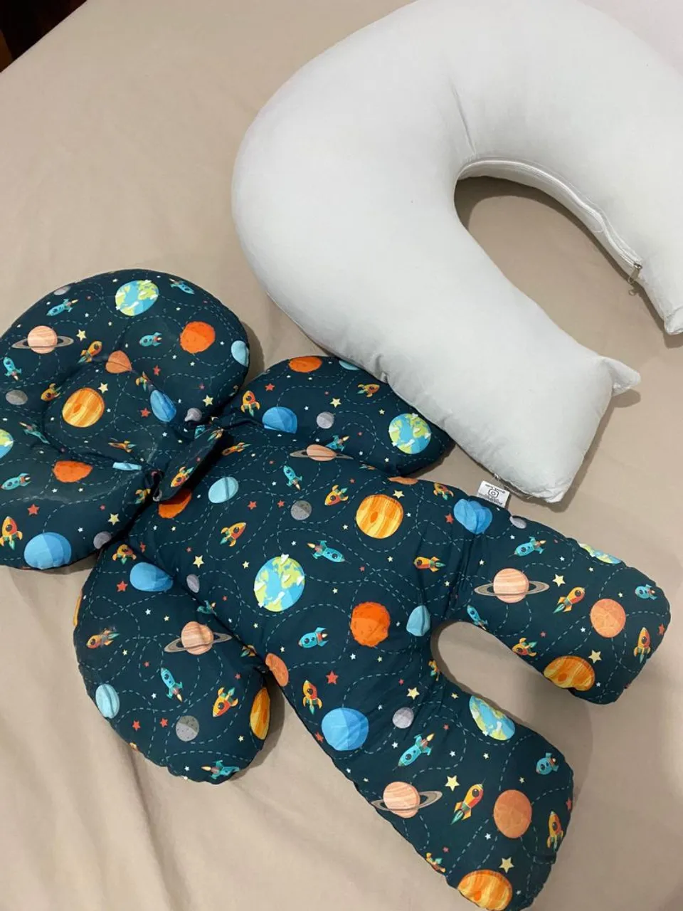 Kit de almofadas para bebê tema espaço