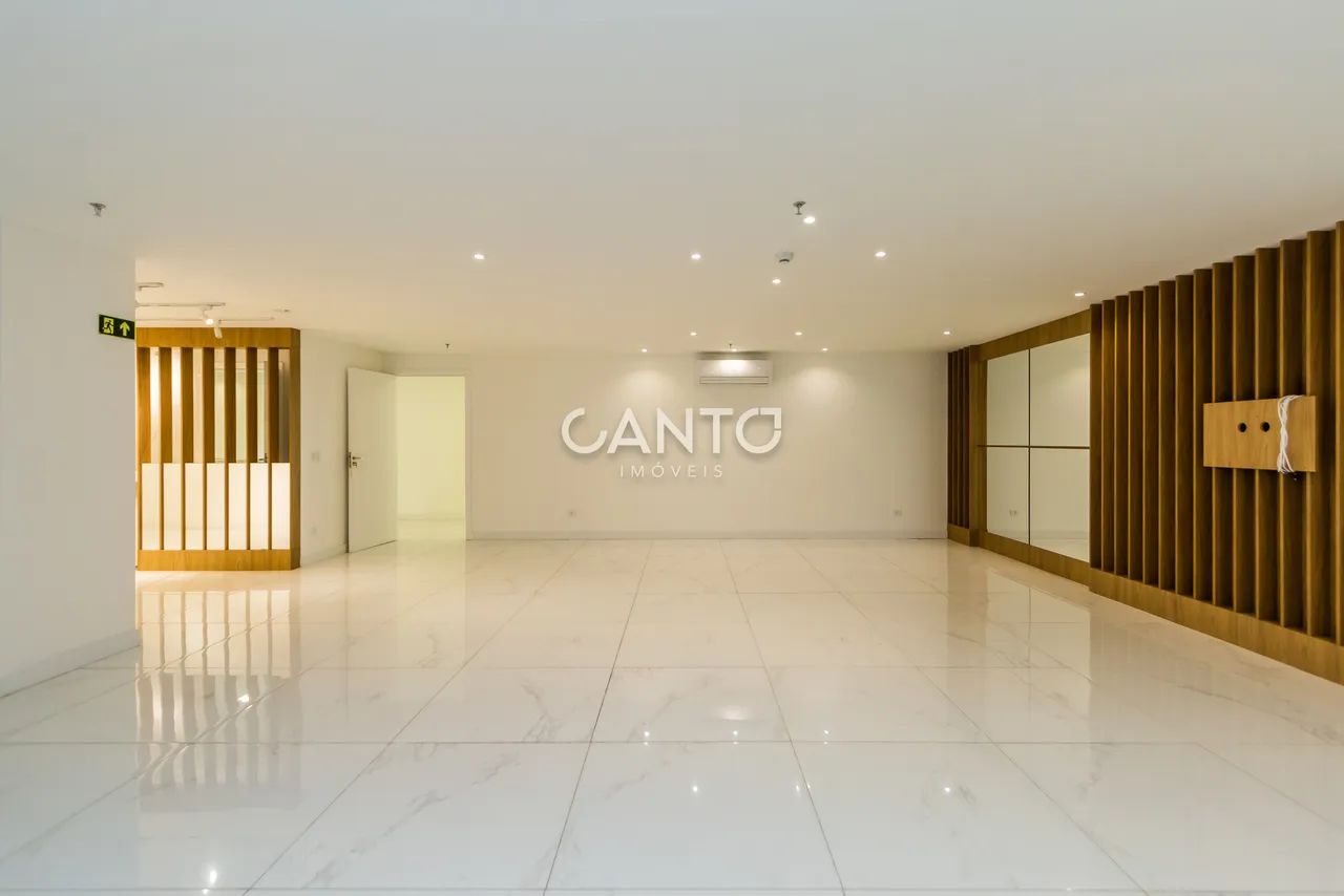 Laje comercial com 525m² privativos, totalmente pronta para atender os seus pacientes!