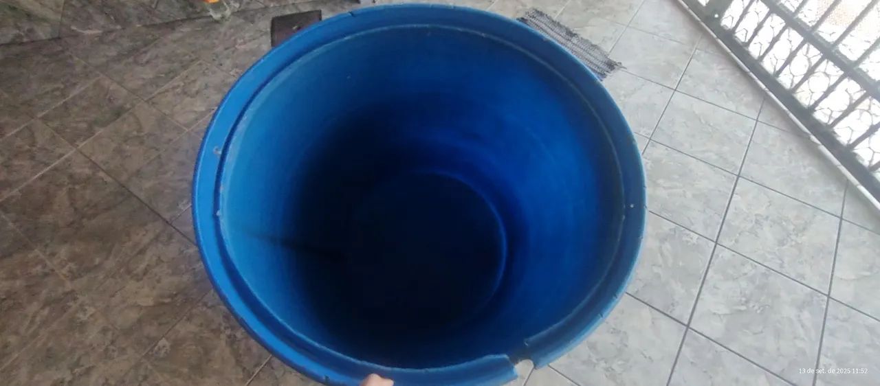 Tambor de plástico 200 litros  - Foto 2