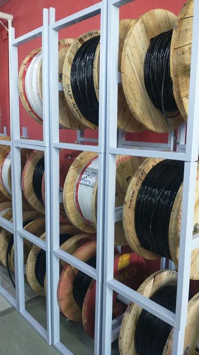Estrutura metálica movel porta carretel de fio - Foto 6