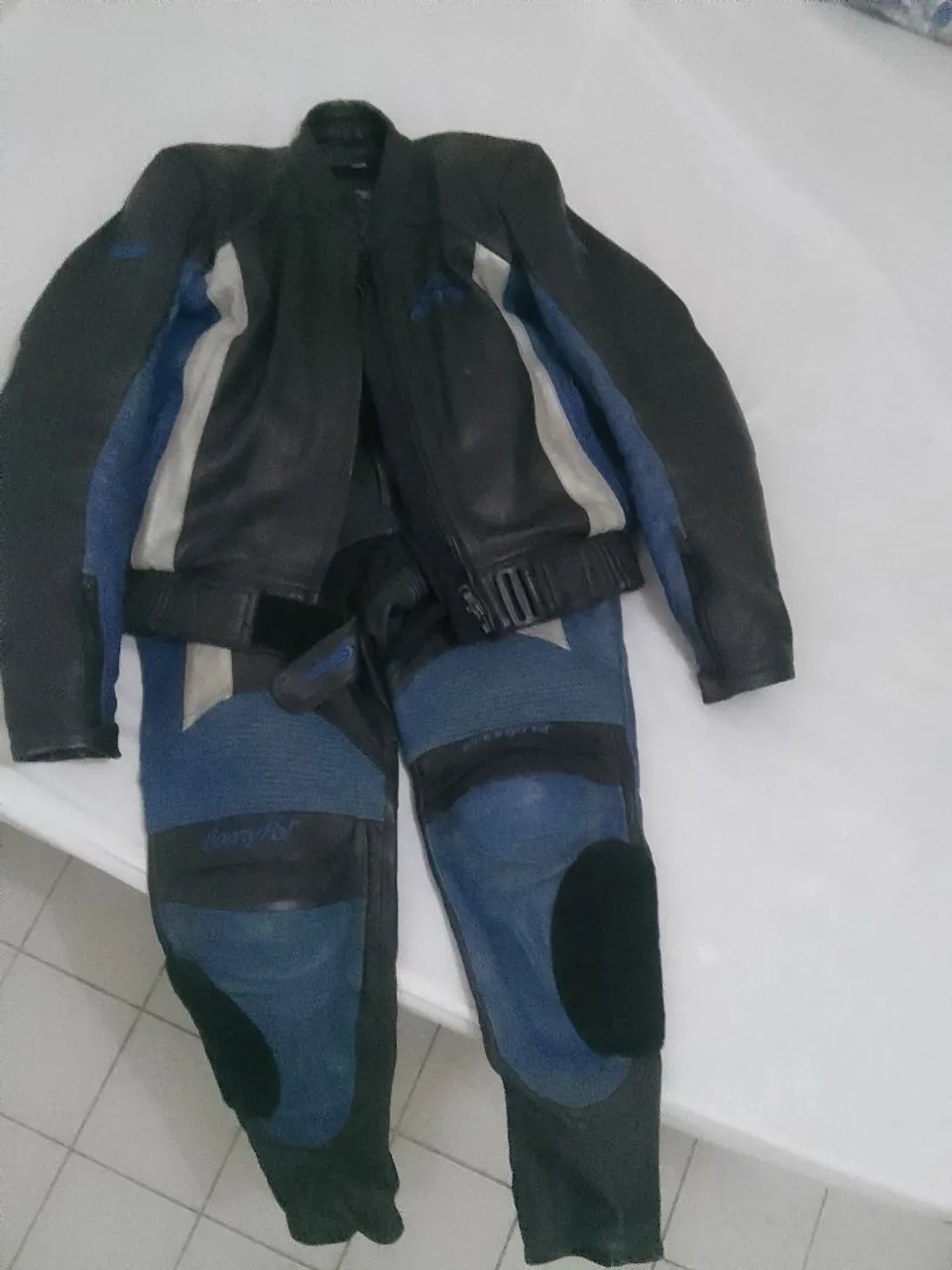 Macacão de Motociclismo Couro e Tecido