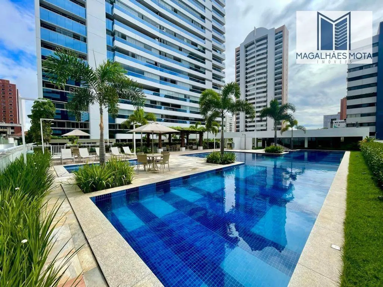 Apartamento no Verano com 4 dormitórios à venda, 225 m² por R$ 2.750.000 - Meireles - Fort