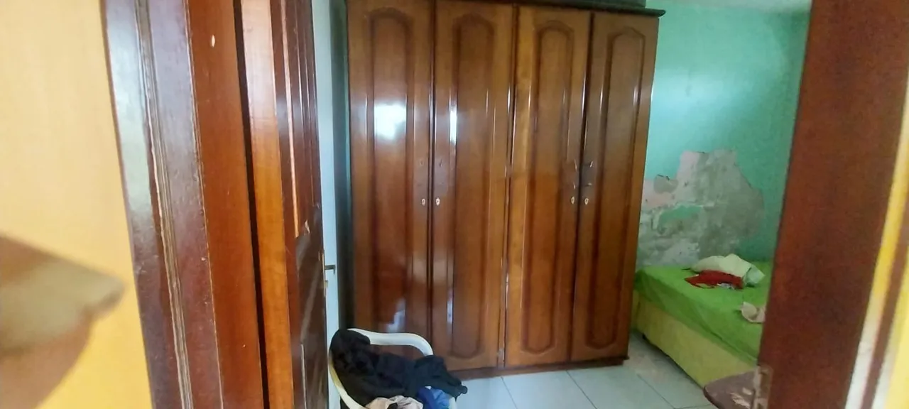 Guarda-Roupa em Madeira