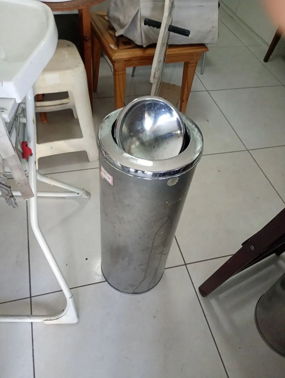 Lixeira de aço inox para escritório - Foto 3