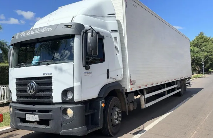VOLKSWAGEN COSTELLATION 17-280 BAU 11 METROS