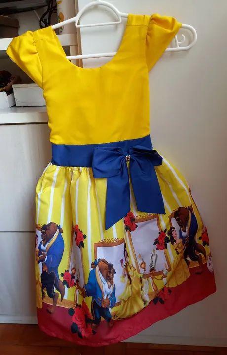Vestido Infantil Bela e a Fera.
