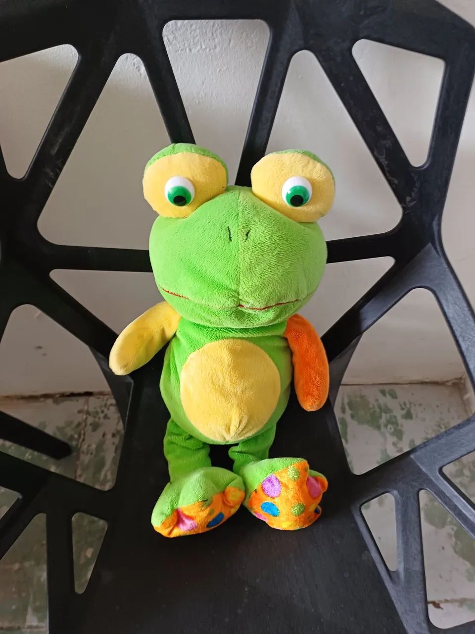 Sapo de Pelúcia - Brinquedo Infantil - Foto 2