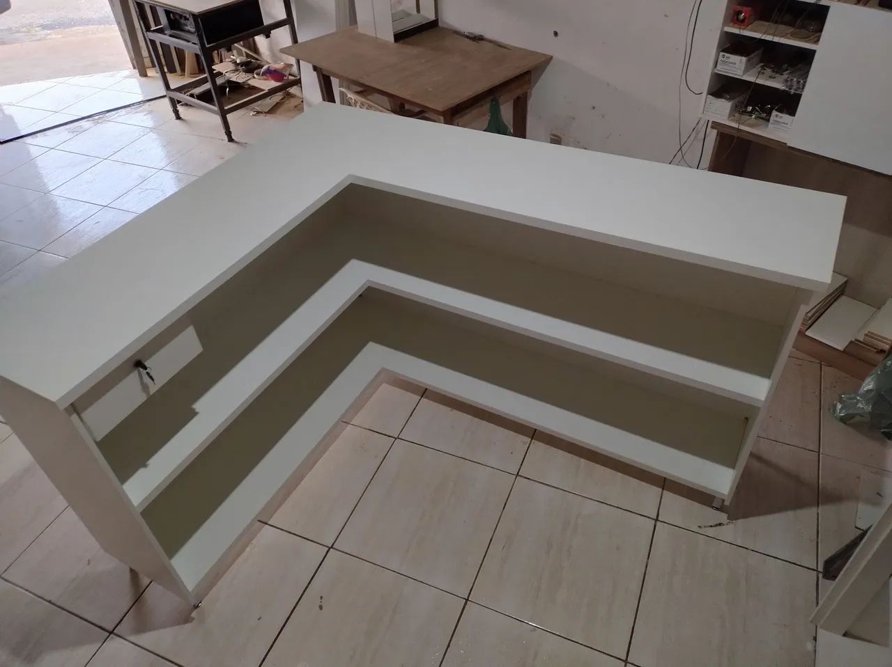 Balcão atendimento todo no MDF branco tx - Foto 3