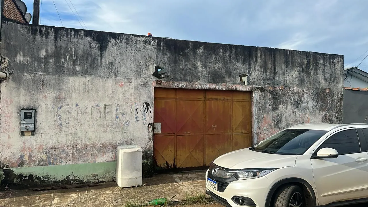 Vende-se está casa