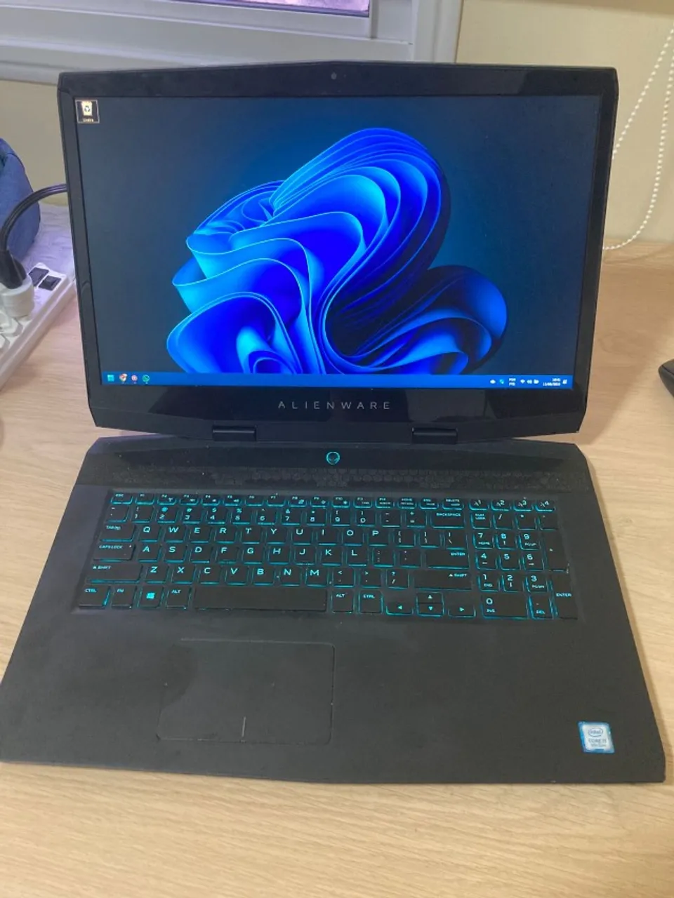 notbook - Alienware M17